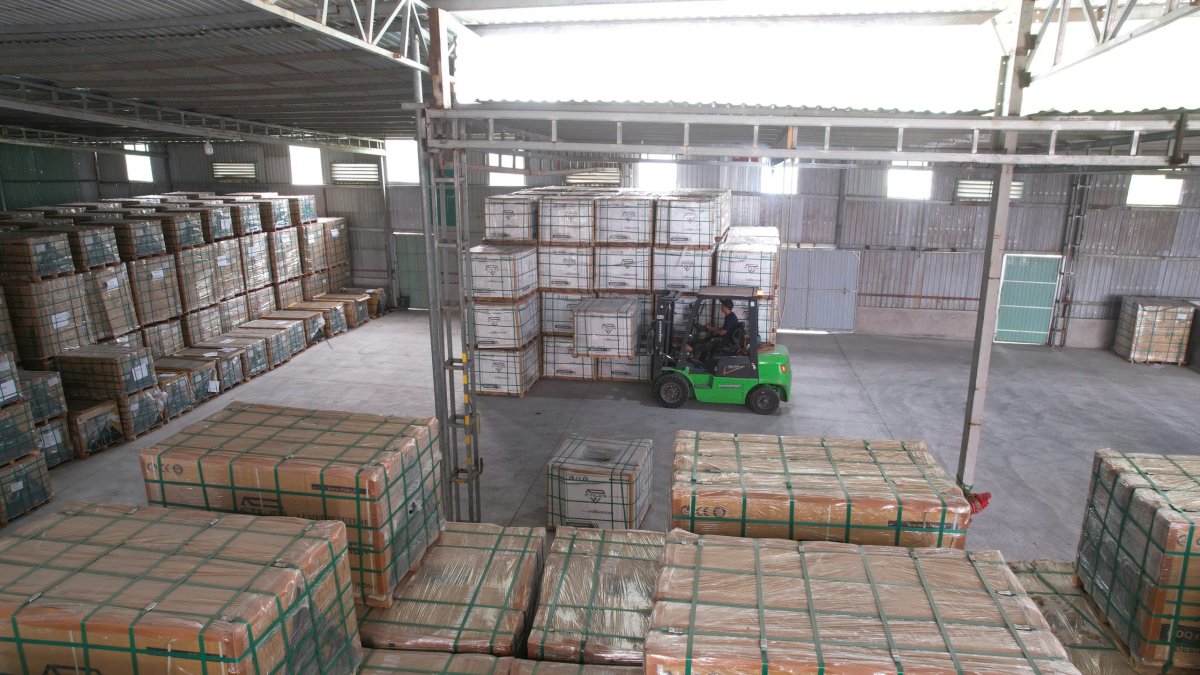 Tổng kho gạch cao cấp FTILES tại Việt Nam – Có sẵn, giao ngay, không chờ đợi